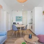 2 Bedroom Near Tram, Chr + Parking