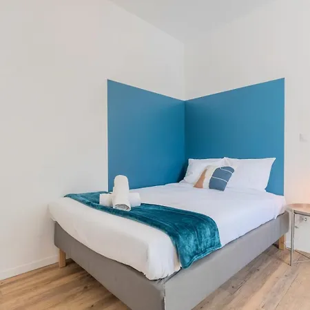 2 Bedroom Near Tram, Chr + Parking Roubaix