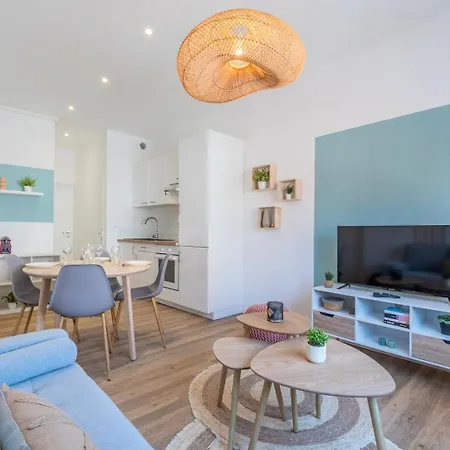 2 Bedroom Near Tram, Chr + Parking *